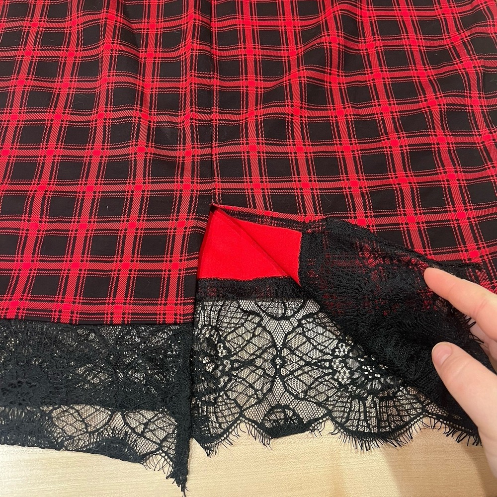 NWT Torrid Red Black Plaid Pencil Skirt, Elastic Waist & Lace, Plus Size 3 - Picture 7 of 7